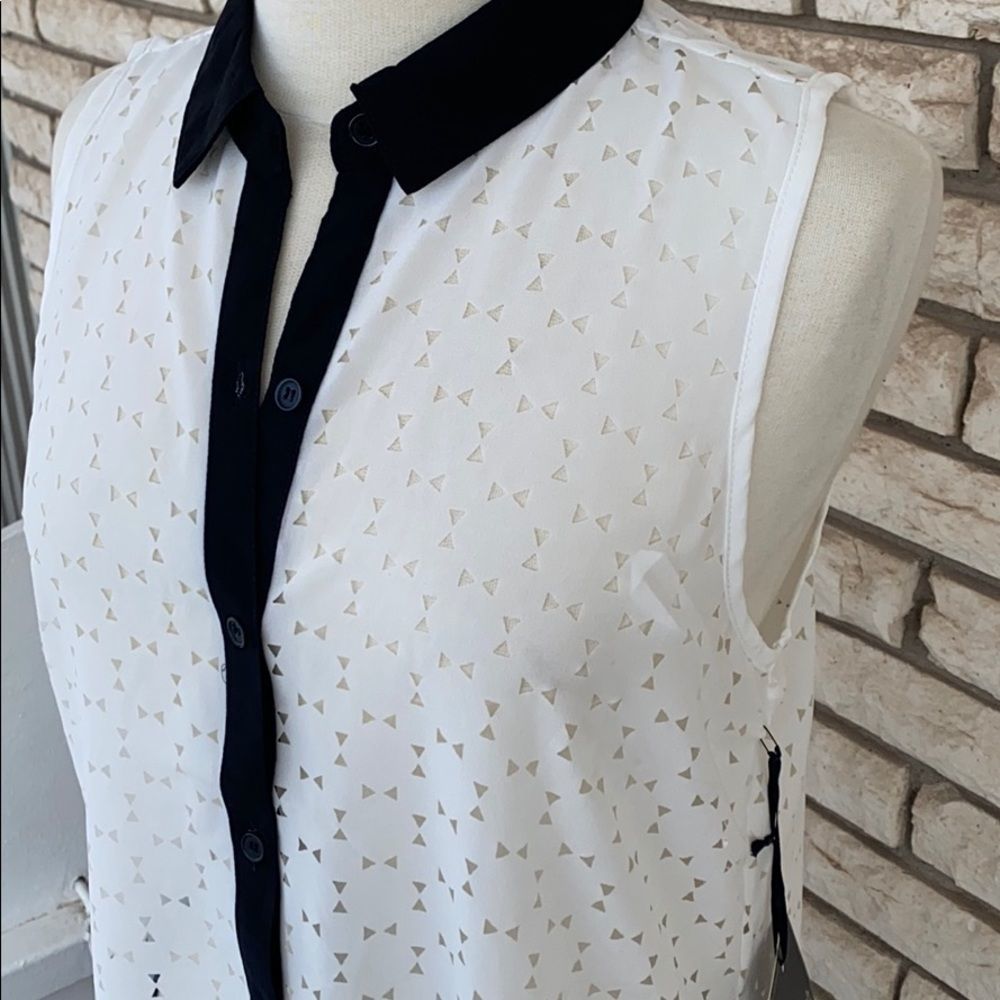 Laser Cut Tunic - Picture 2 of 6